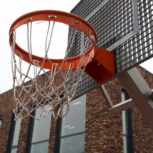 Basketbalbord verzinkt 105 x 90cm.